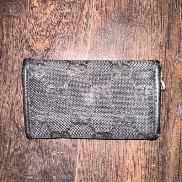 Authentic Gucci Black GG logo Keychain - Picture 2 of 4